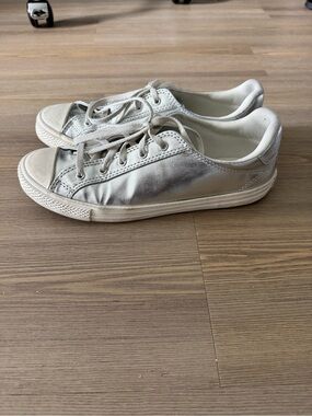 Silver converse sneakers - size 7.5